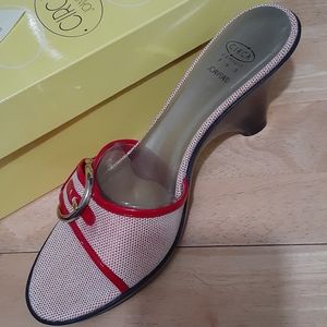 Canvas slides with buckle detail